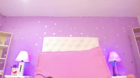 Sophia  online show from 10/15/25, 07:47