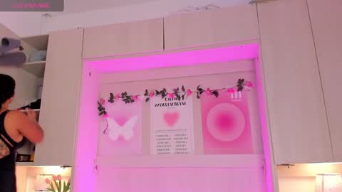 Snapshot of sophia_stonne chatting on 02/01/25, 11:43 S O P H I A online show from 02/01/25, 11:43