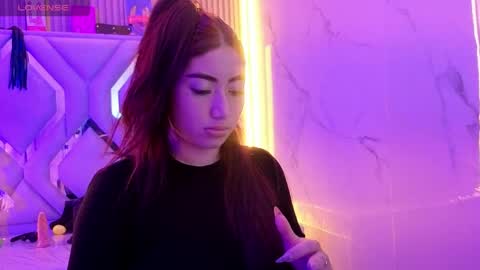 Sophia online show from 03/31/26, 08:09