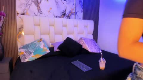 sophiaa10 online show from 05/28/26, 07:11