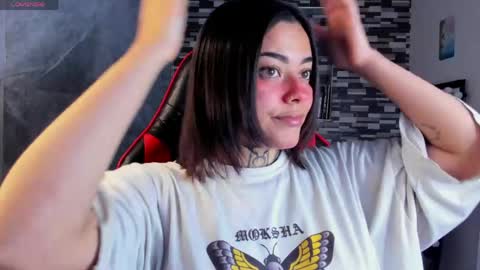 Snapshot of sophiaa_cherry chatting on 04/12/26, 06:57 Sophia online show from 04/12/26, 06:57