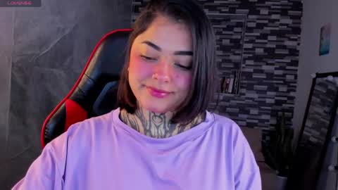 Snapshot of sophiaa_cherry chatting on 04/19/26, 06:07 Sophia online show from 04/19/26, 06:07