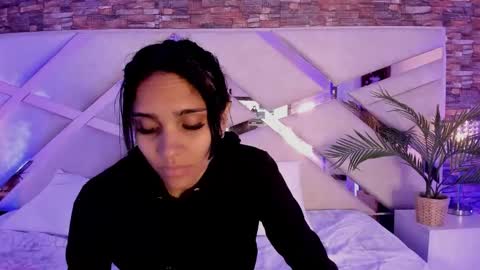 Sophia Paris online show from 12/22/25, 03:14