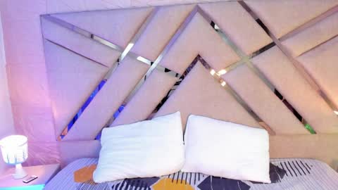 Sophia Paris online show from 04/08/26, 02:55