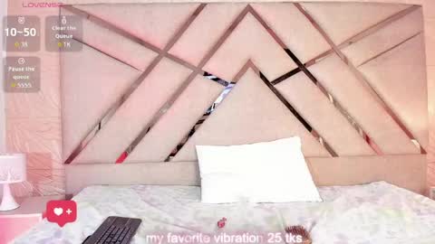 Sophia Paris online show from 04/16/26, 03:51