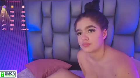 Snapshot of sophiaa_taylor_ chatting on 07/07/26, 07:23 online show from 07/07/26, 07:23