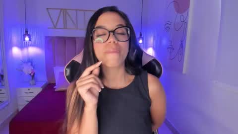 Sophie Hill  online show from 10/24/25, 09:00