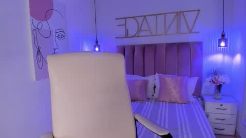 Sophie Hill  online show from 11/13/25, 08:30