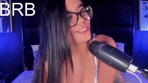 Sophie Hill  online show from 11/26/25, 04:46