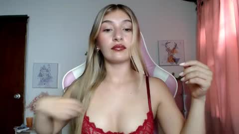 SophiaLee online show from 04/01/26, 10:18