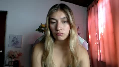 SophiaLee online show from 04/26/26, 06:05