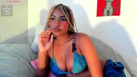 Sophie online show from 04/11/26, 08:46