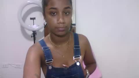 Snapshot of sophiacastro19 chatting on 02/13/26, 07:54 Sophia online show from 02/13/26, 07:54