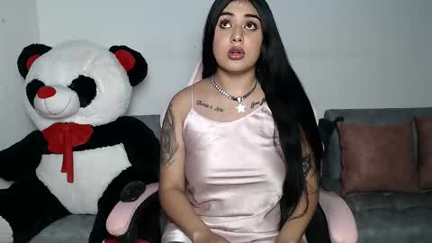 sophia online show from 06/04/26, 01:11