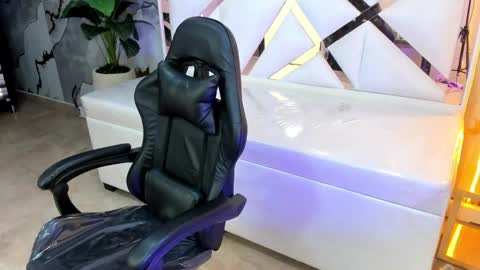 sophiadoll_tf online show from 12/01/25, 08:03