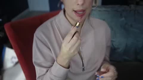 Snapshot of sophiadover chatting on 02/25/26, 06:28 sophiadover online show from 02/25/26, 06:28