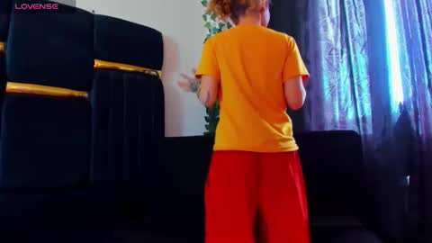 sophiamiller6 online show from 04/18/26, 01:26