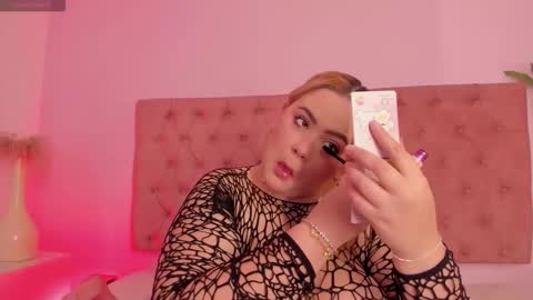 Snapshot of sophiarossee chatting on 12/20/25, 12:01 Sofi online show from 12/20/25, 12:01