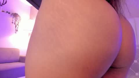 SophiaSmiths online show from 09/16/25, 09:38