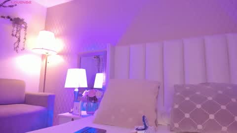 SophiaSmiths online show from 11/06/25, 09:05