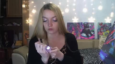 Snapshot of sophiasonata chatting on 12/13/24, 06:38 SophiaSonata online show from 12/13/24, 06:38