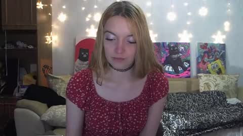 Snapshot of sophiasonata chatting on 12/22/24, 10:15 SophiaSonata online show from 12/22/24, 10:15