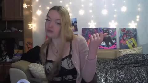 Snapshot of sophiasonata chatting on 01/04/25, 09:41 SophiaSonata online show from 01/04/25, 09:41