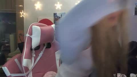 Snapshot of sophiasonata chatting on 11/28/25, 09:28 SophiaSonata online show from 11/28/25, 09:28