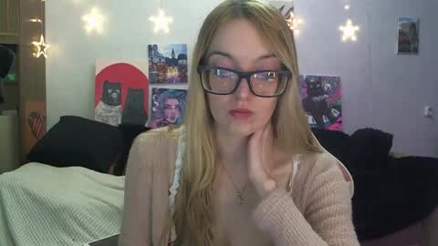 Snapshot of sophiasonata chatting on 12/18/25, 09:32 SophiaSonata online show from 12/18/25, 09:32