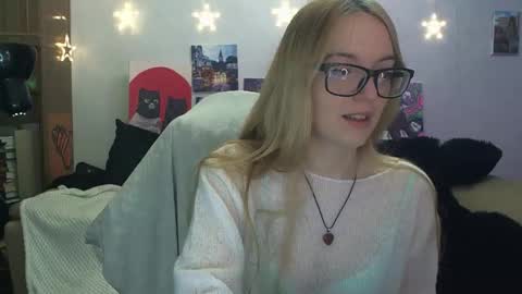 Snapshot of sophiasonata chatting on 12/20/25, 10:17 SophiaSonata online show from 12/20/25, 10:17