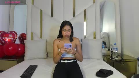 Snapshot of sophiasummer_ chatting on 02/15/26, 04:03 sophiasummer_ online show from 02/15/26, 04:03