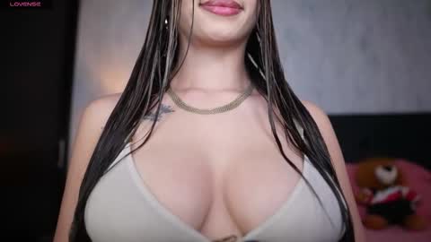 Sophy online show from 01/17/26, 01:32