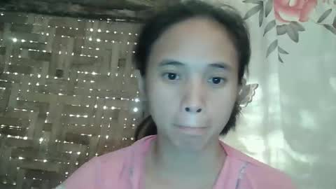 Snapshot of sophie_193 chatting on 10/28/25, 03:54 sophie_193 online show from 10/28/25, 03:54