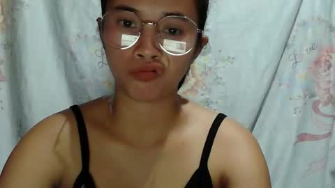 sophie_193 online show from 04/16/26, 06:09