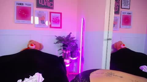 Sophie  online show from 06/15/26, 11:34