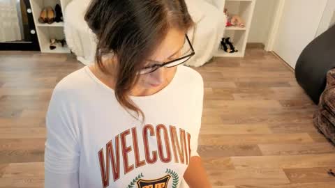 Sophie online show from 09/27/25, 05:56