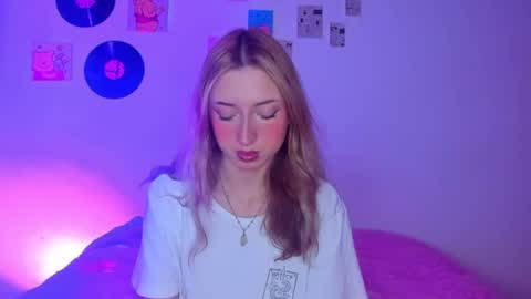 Sophie online show from 02/23/26, 05:38
