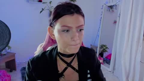 Snapshot of sophie_dolly_ chatting on 12/11/24, 06:52 sophie doll online show from 12/11/24, 06:52