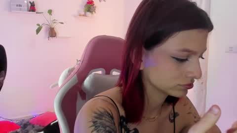 Snapshot of sophie_dolly_ chatting on 12/23/24, 04:55 sophie doll online show from 12/23/24, 04:55