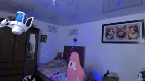 Snapshot of sophie_dolly_ chatting on 10/29/25, 07:26 sophie doll online show from 10/29/25, 07:26