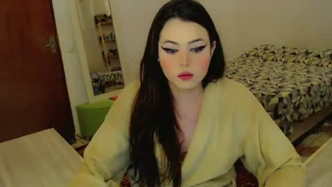 Snapshot of sophie_fantasy_hot chatting on 07/14/26, 10:04 Sophie Fantasys online show from 07/14/26, 10:04