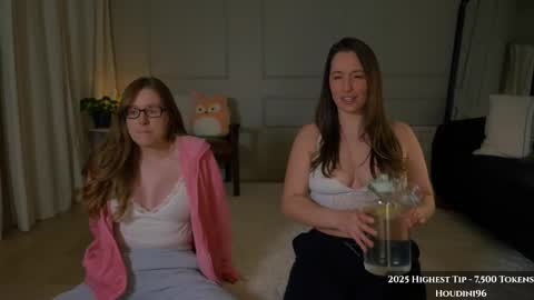 Snapshot of sophie_fennec chatting on 02/11/25, 01:10 sophie_fennec online show from 02/11/25, 01:10