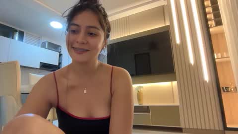 Snapshot of sophie_foxxx chatting on 04/19/26, 01:49 Sophie online show from 04/19/26, 01:49