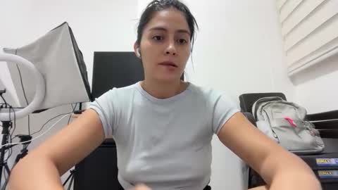 Snapshot of sophie_foxxx chatting on 05/25/26, 03:45 Sophie online show from 05/25/26, 03:45