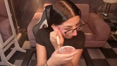 sophie_jones_b online show from 03/26/26, 12:00