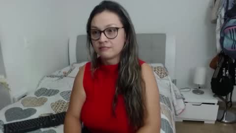 Sofa online show from 11/26/25, 01:17