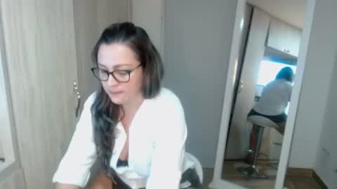 Sofa online show from 06/27/26, 03:00