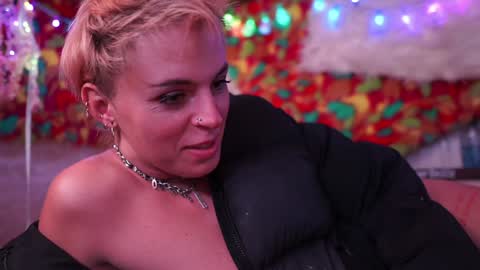 derpy derpington online show from 12/24/24, 08:11