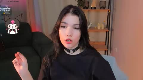 Snapshot of sophie_nomenal_ chatting on 10/14/25, 01:45 sophie_nomenal_ online show from 10/14/25, 01:45