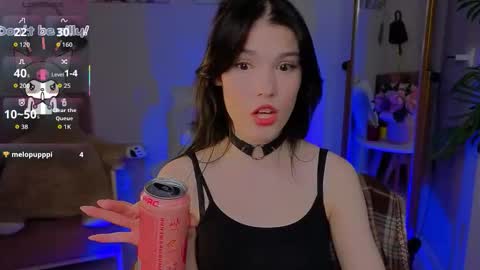 sophie_nomenal_ online show from 10/17/25, 01:57